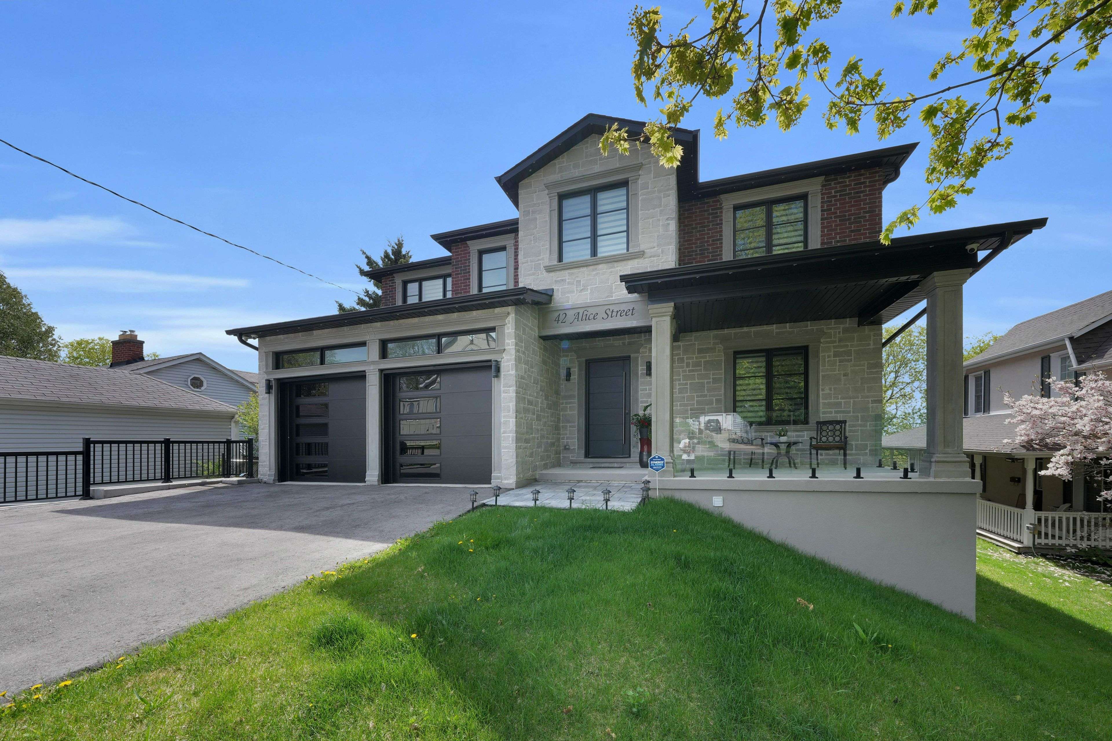 East Gwillimbury, ON L0G 1M0,42 Alice ST