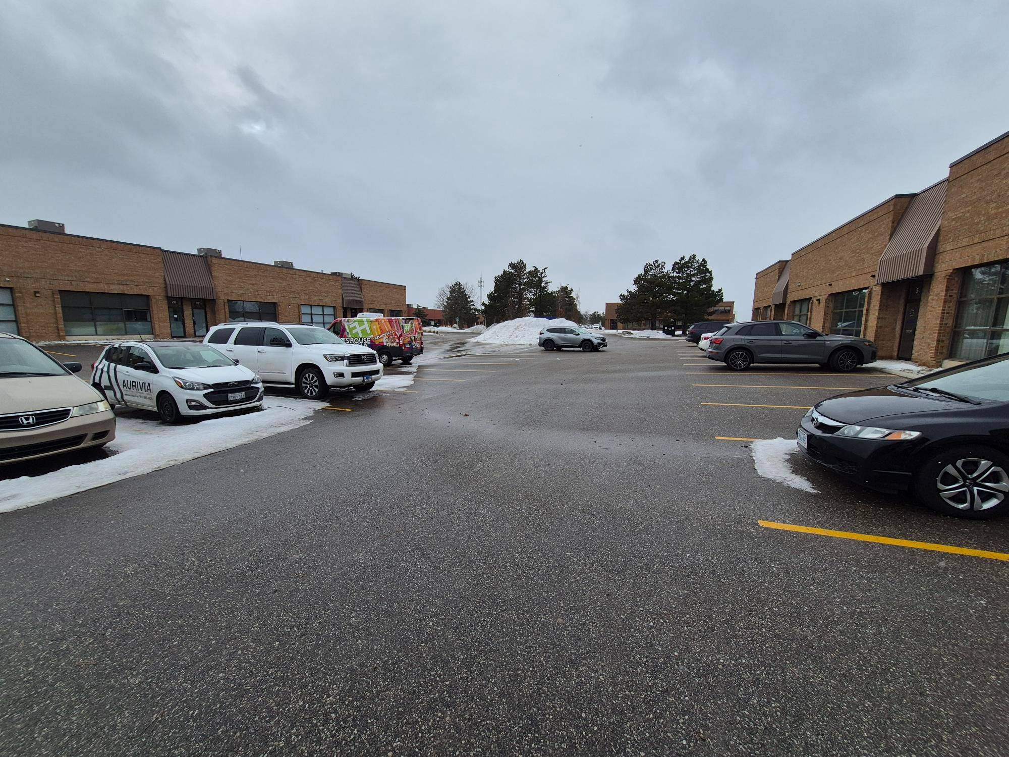 Vaughan, ON L4L 5Y6,71 Marycroft AVE #8