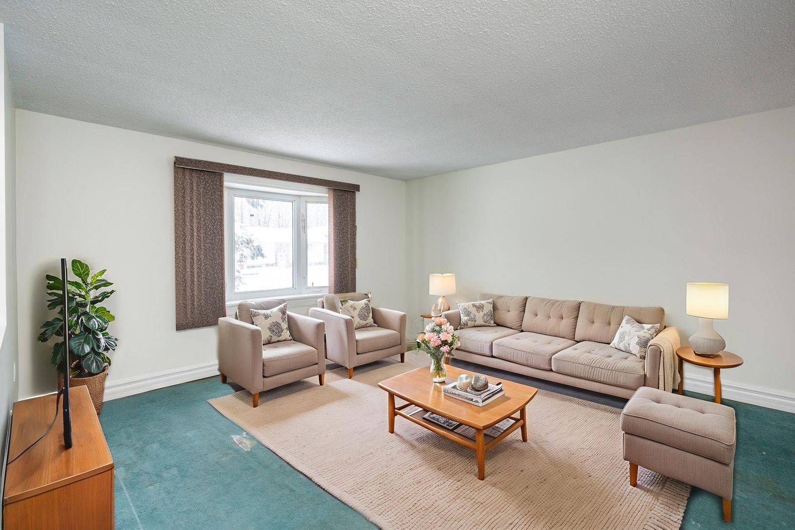 Midland, ON L4R 4Y3,829 Birchwood DR