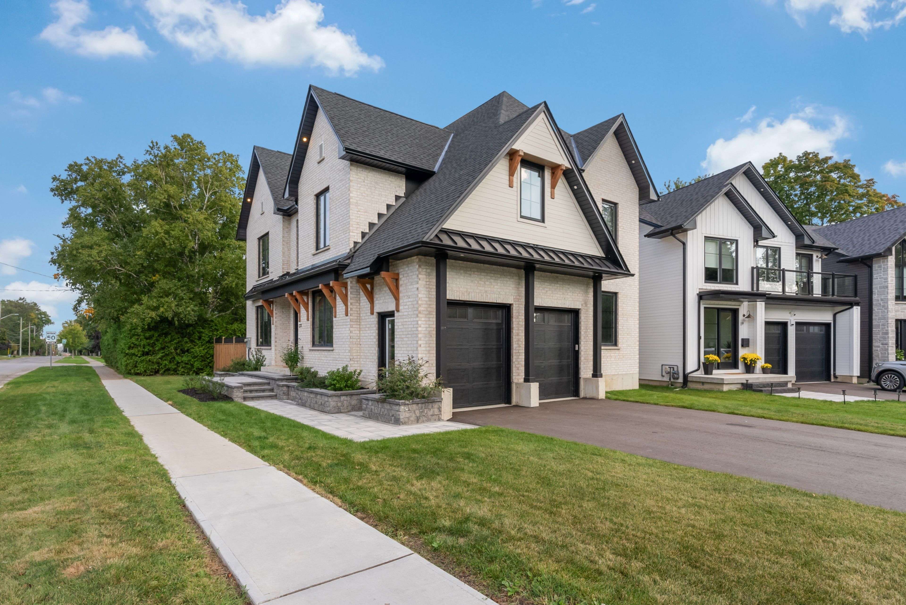 Barrie, ON L4M 1S7,271 Codrington ST