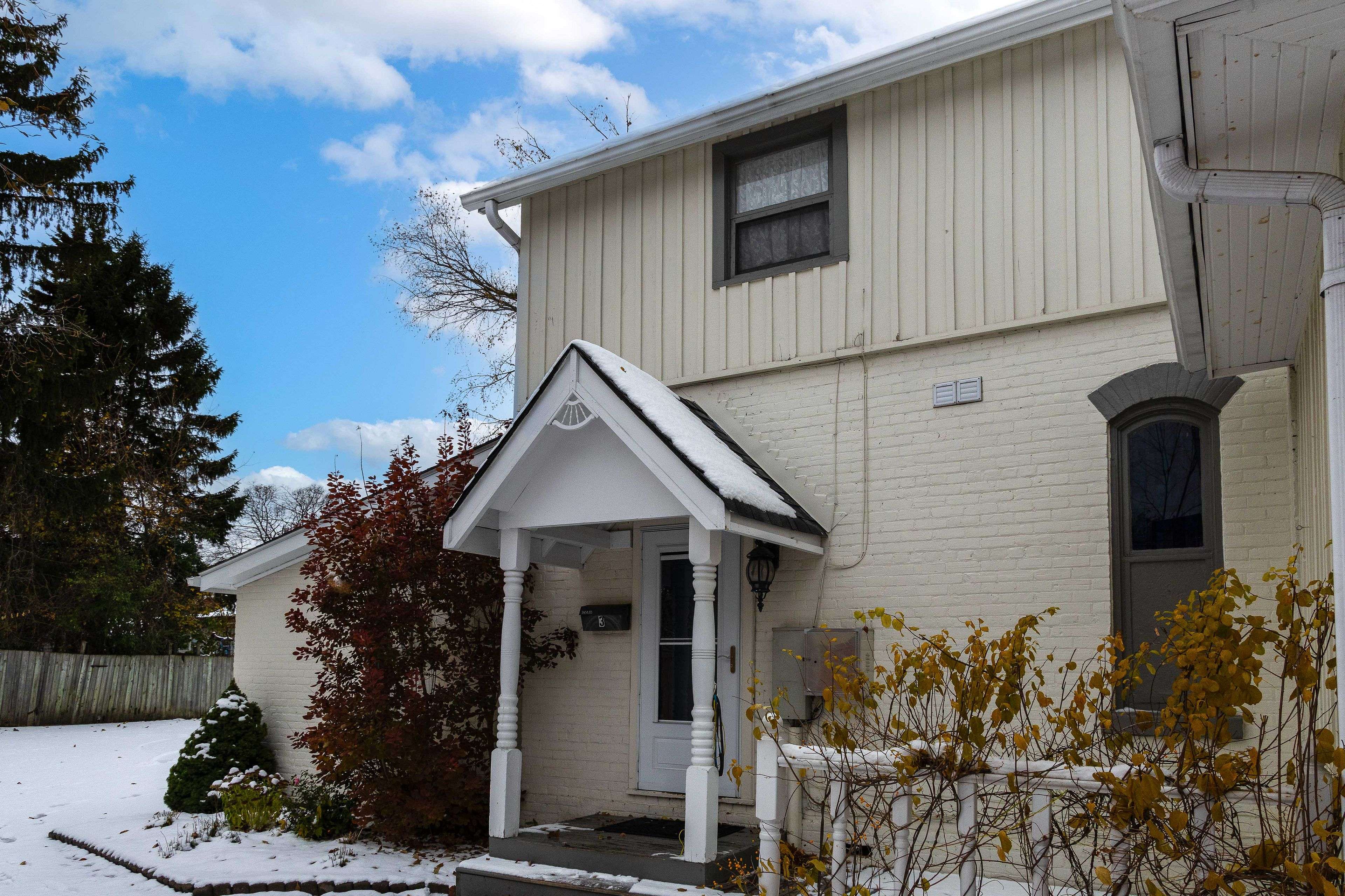 Barrie, ON L4N 1W4,72 High ST