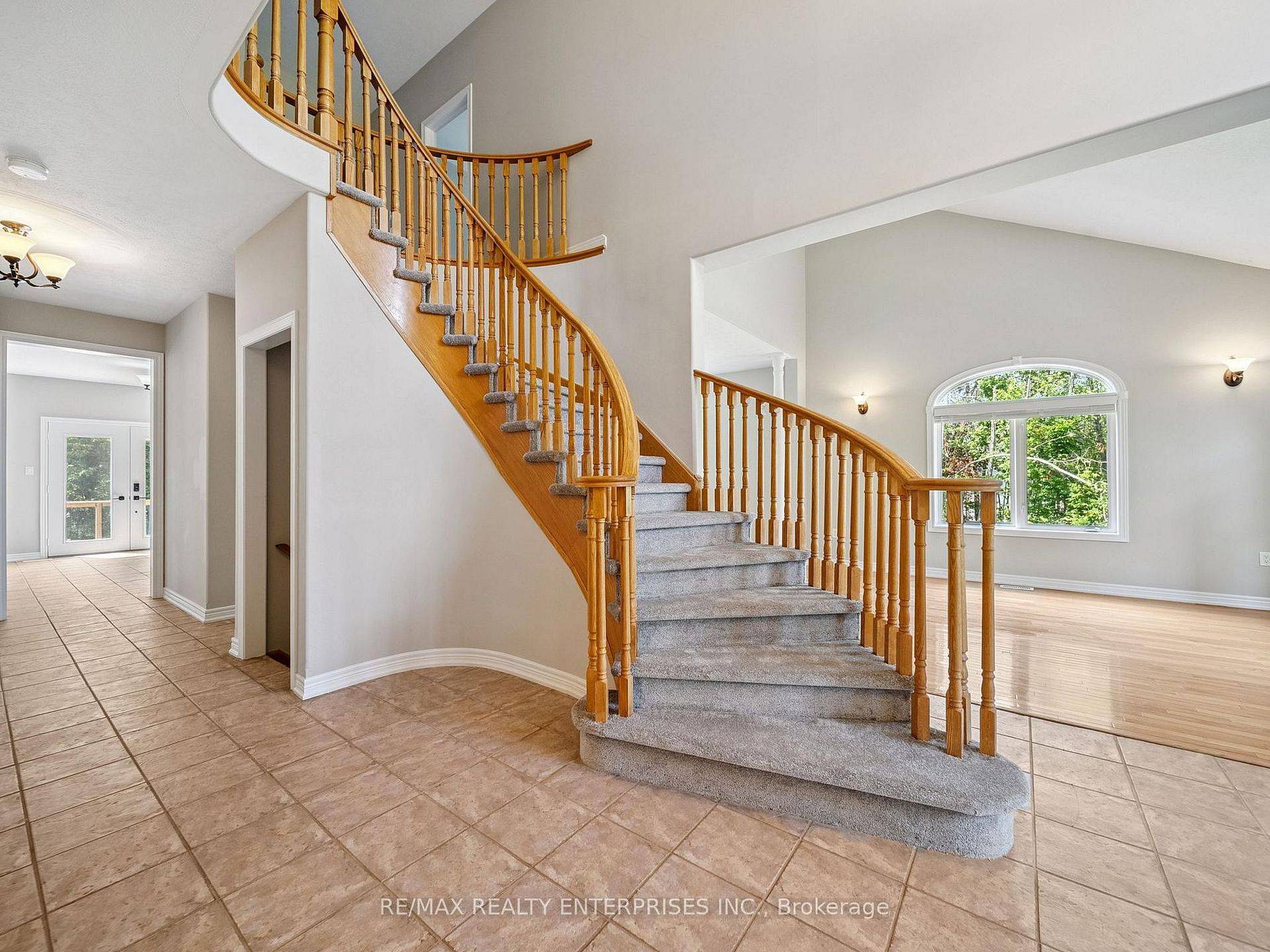 Severn, ON L3V 6H2,2036 Birkshire Woods LN