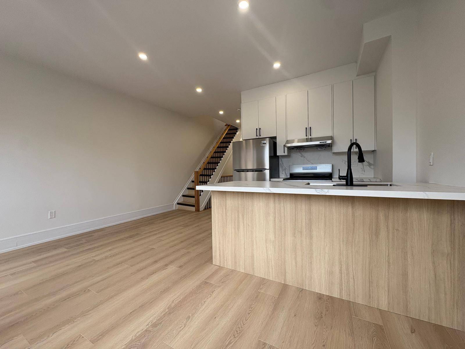 Toronto W01, ON M6K 2V9,70 Lansdowne AVE #1