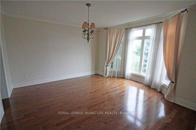 Oakville, ON L6M 3W6,534 Golfview CT