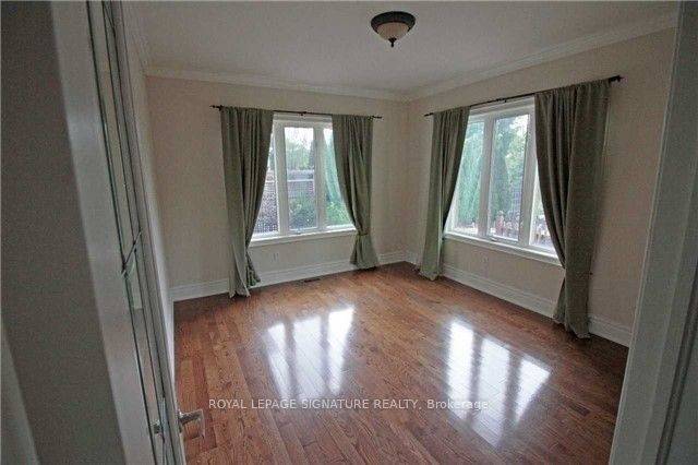 Oakville, ON L6M 3W6,534 Golfview CT