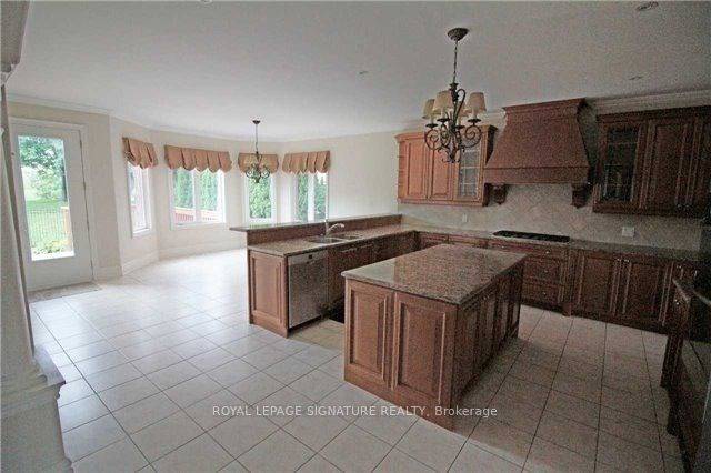 Oakville, ON L6M 3W6,534 Golfview CT