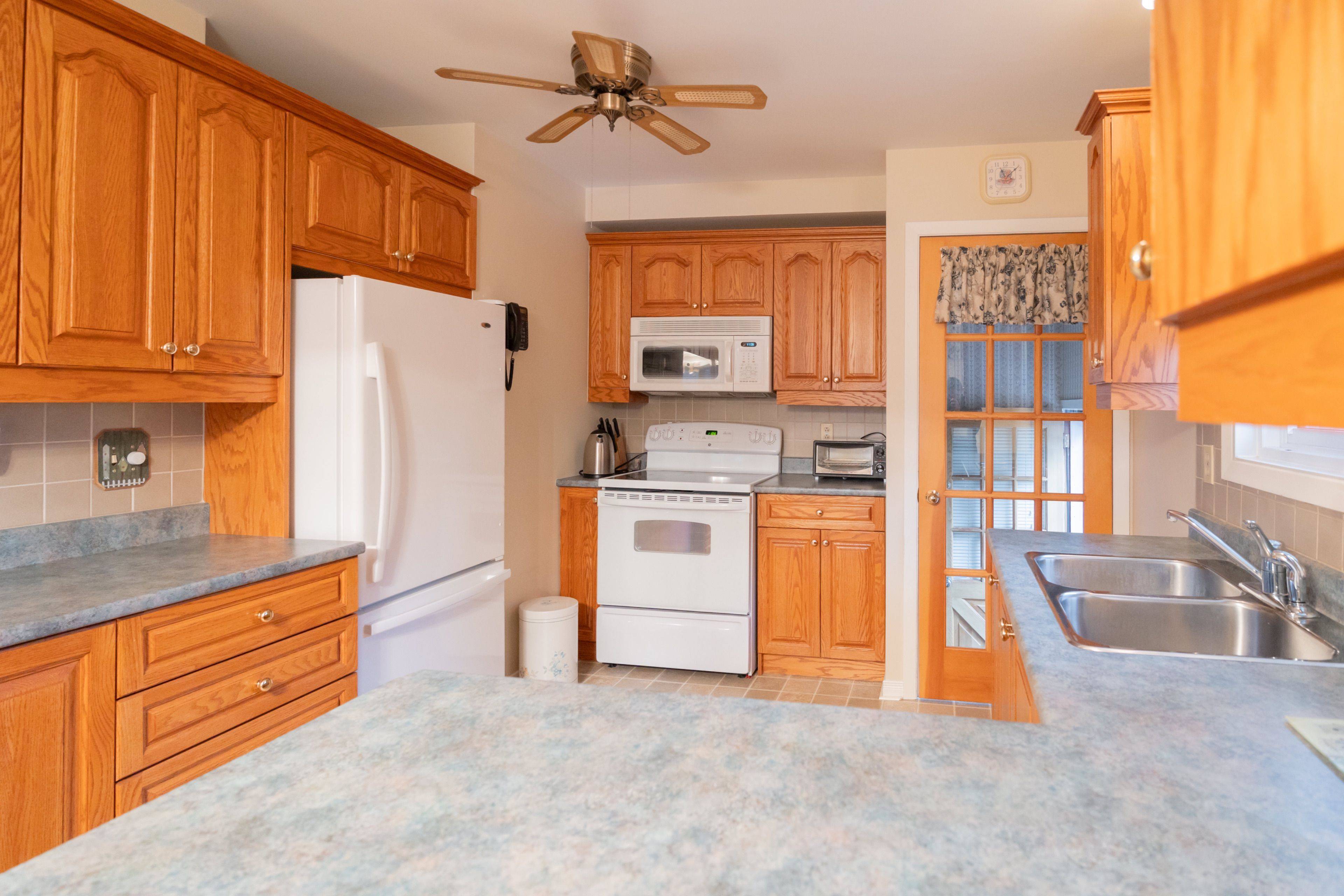 North Glengarry, ON K0C 1A0,20676 Glen Robertson RD