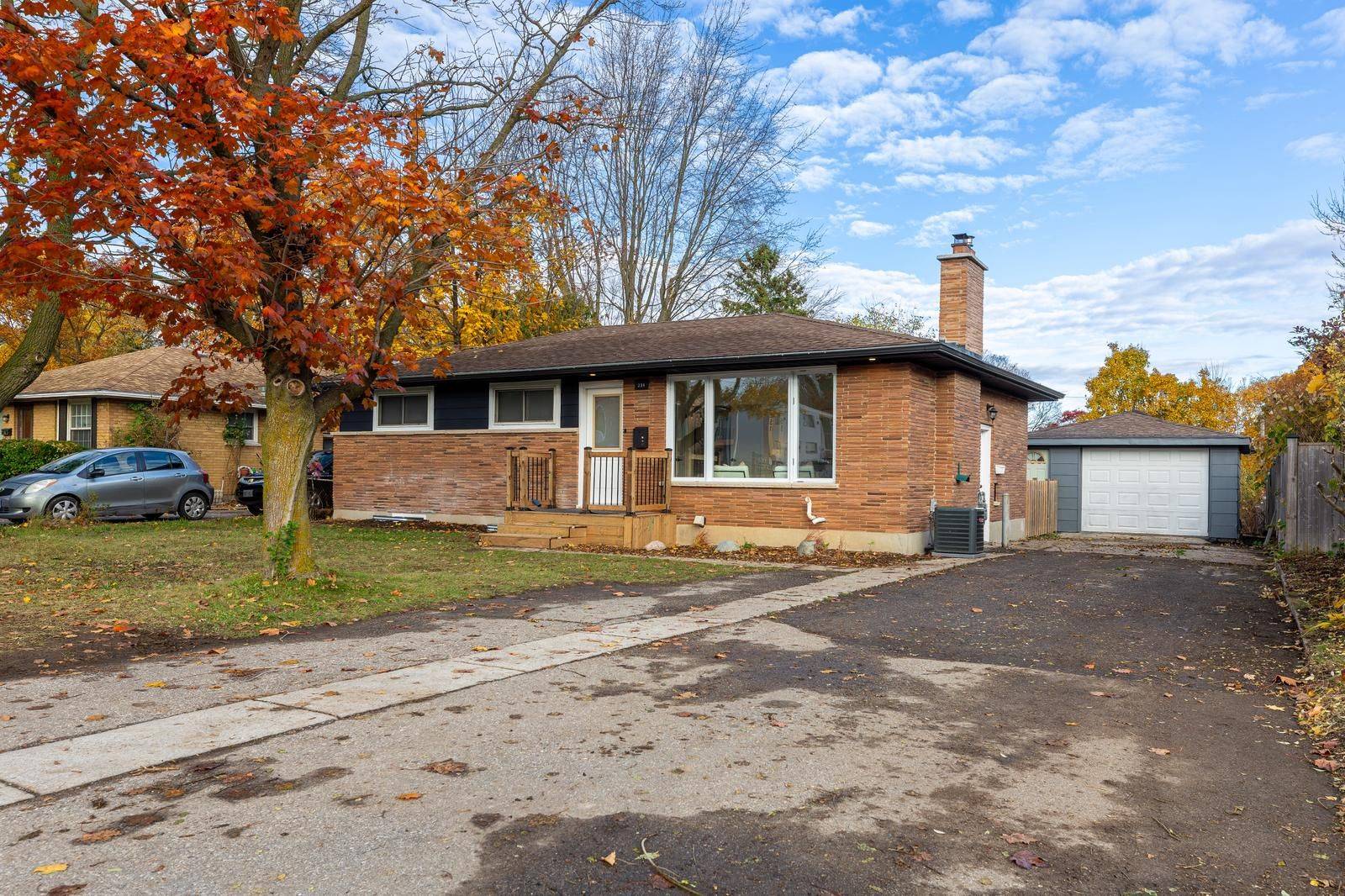 London South, ON N6J 1Y2,239 Commissioners RD W