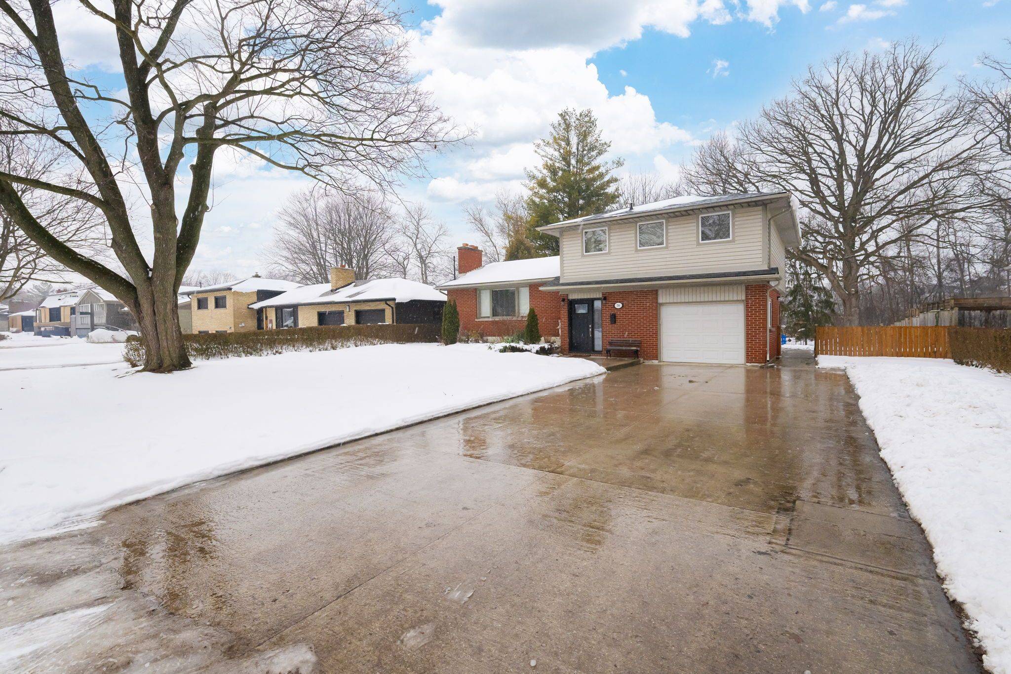 London South, ON N6P 1B5,78 Dennis AVE