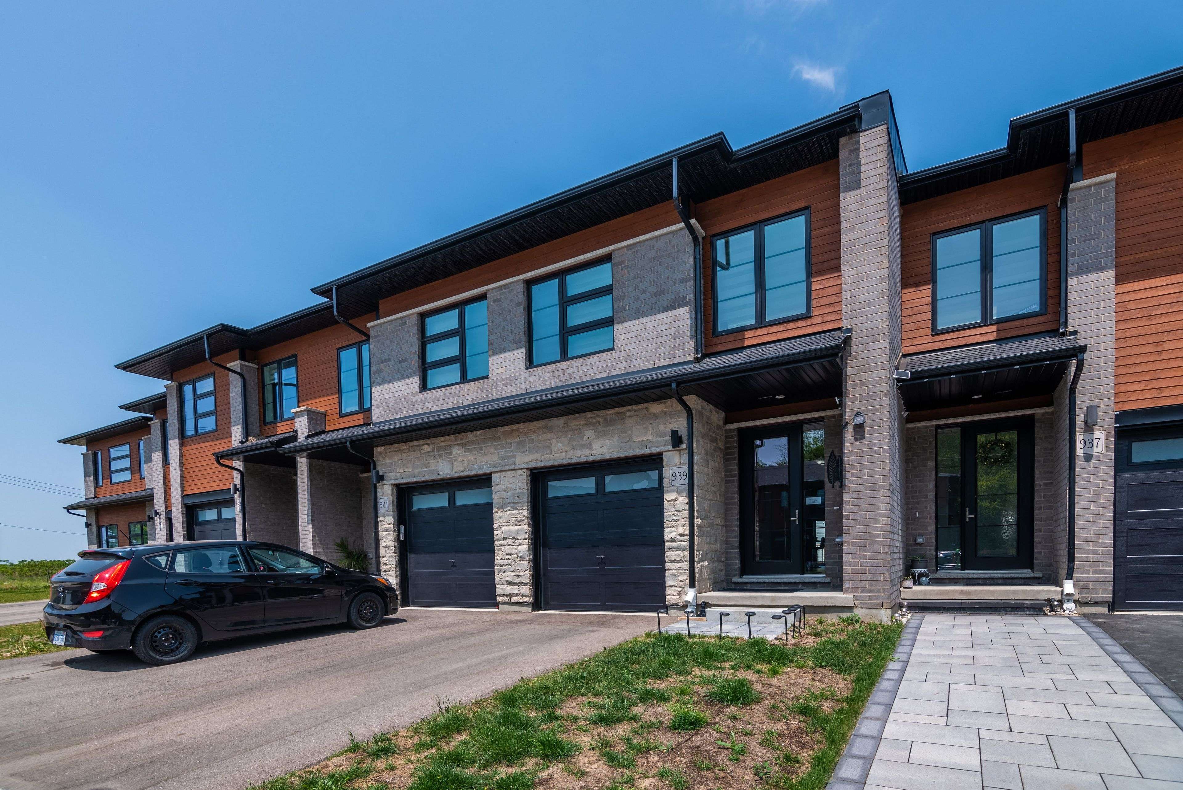 Kitchener, ON N2R 1P2,939 Robert Ferrie DR