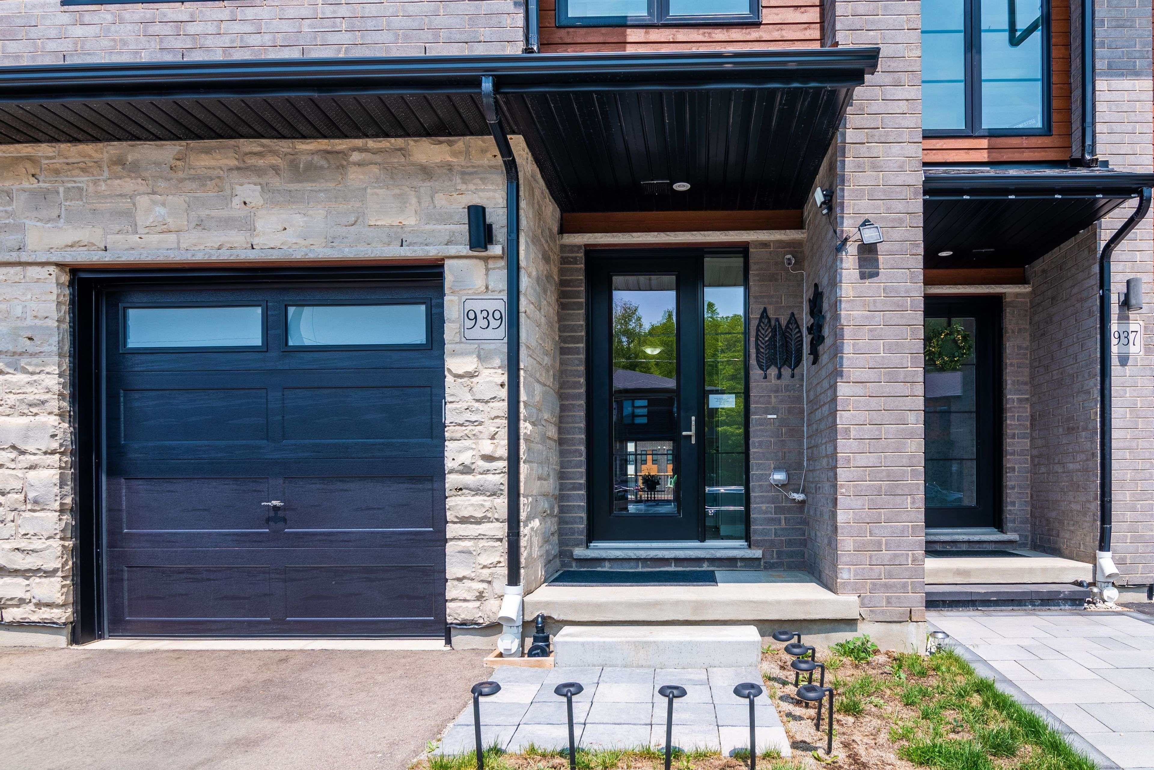 Kitchener, ON N2R 1P2,939 Robert Ferrie DR