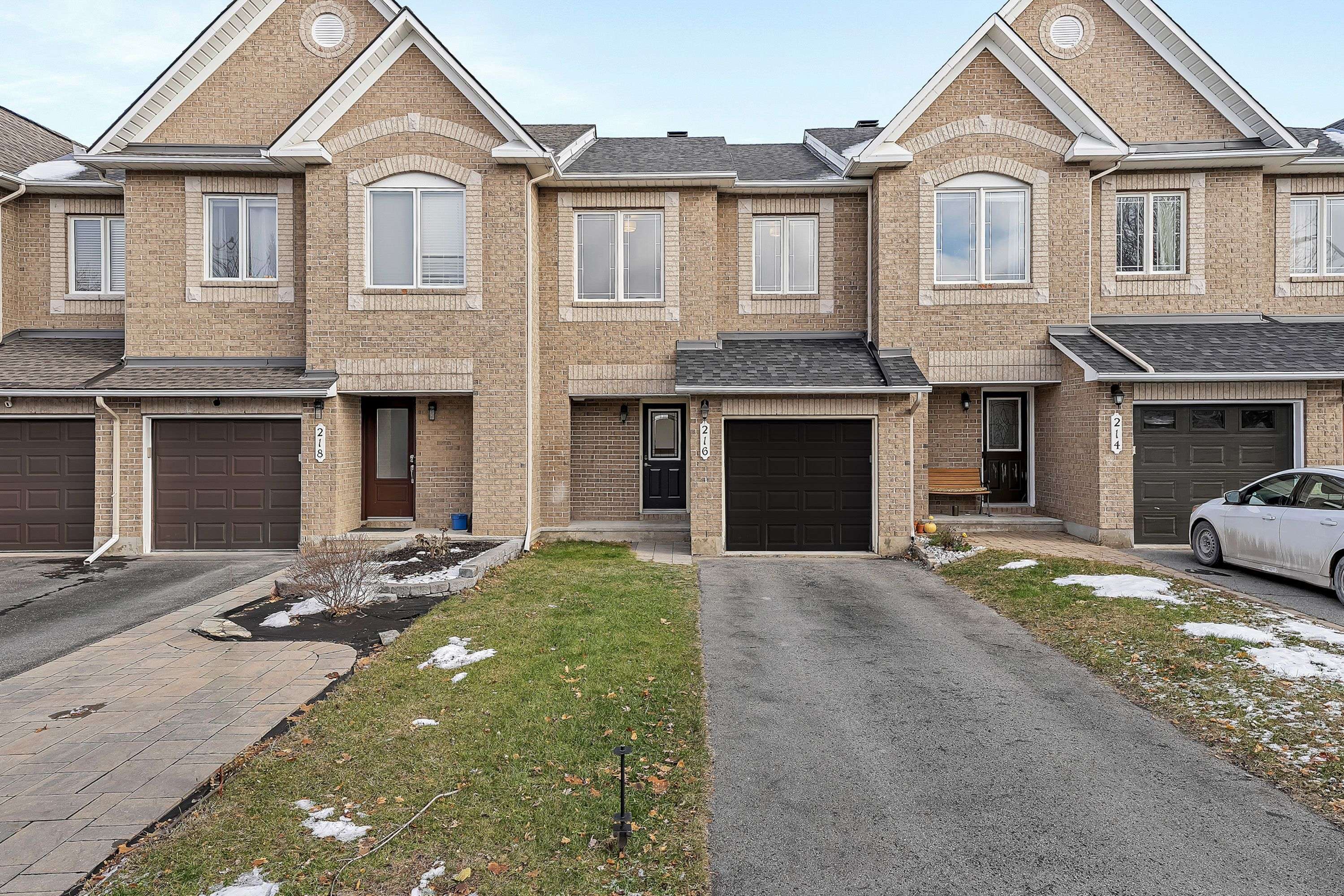 Orleans - Convent Glen And Area, ON K1C 7R5,216 Forestcrest ST