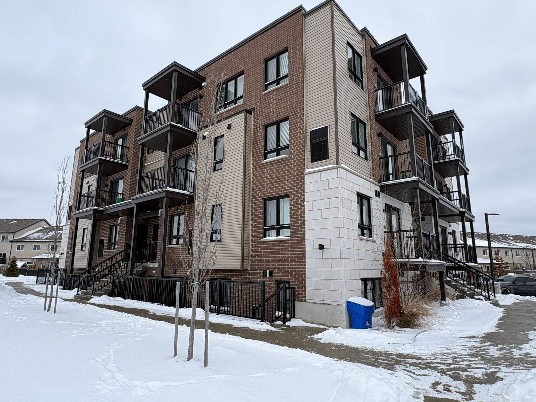 Kitchener, ON N2N 0C5,1331 Countrystone DR #B12