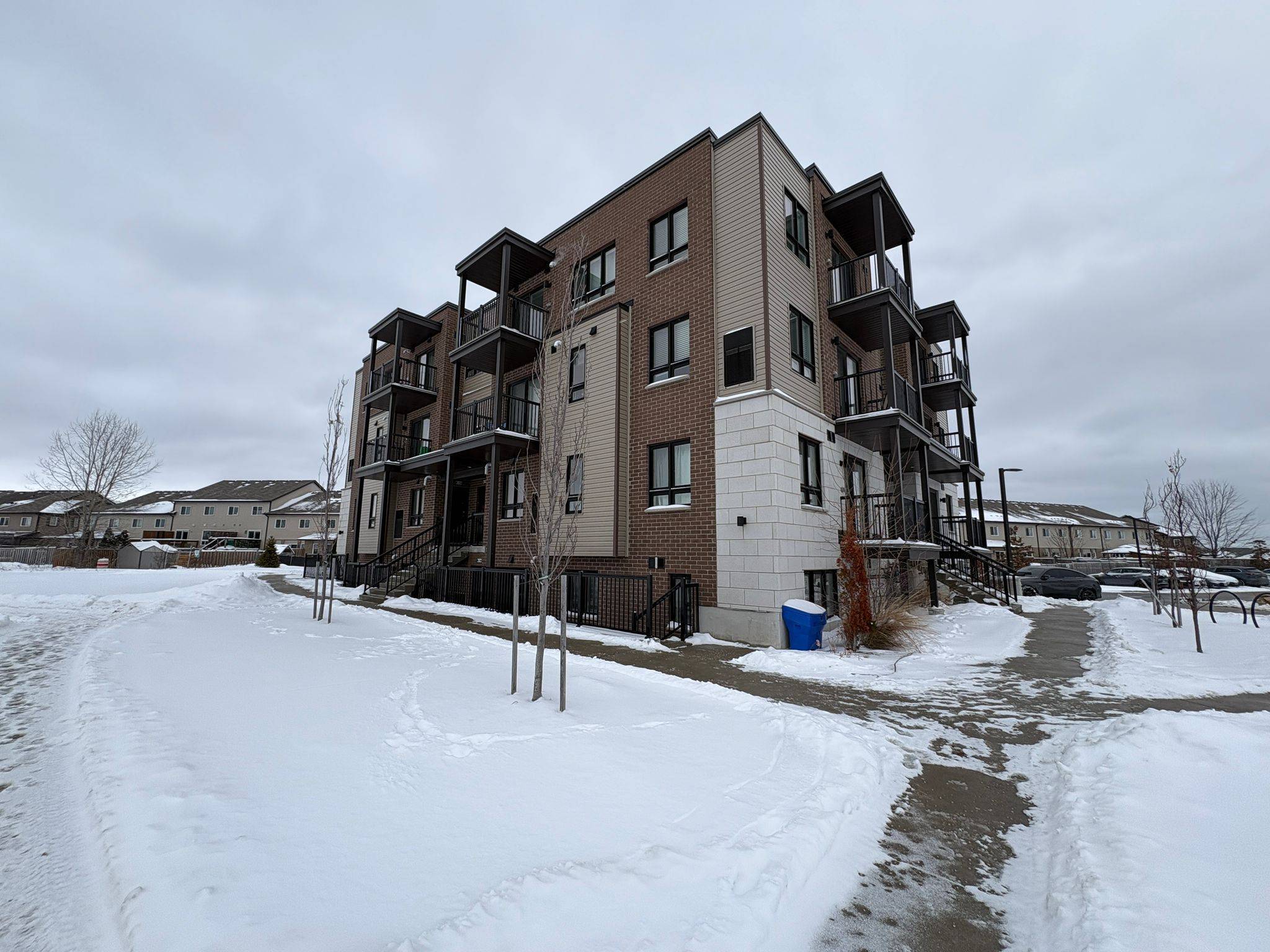 Kitchener, ON N2N 0C5,1331 Countrystone DR #B12