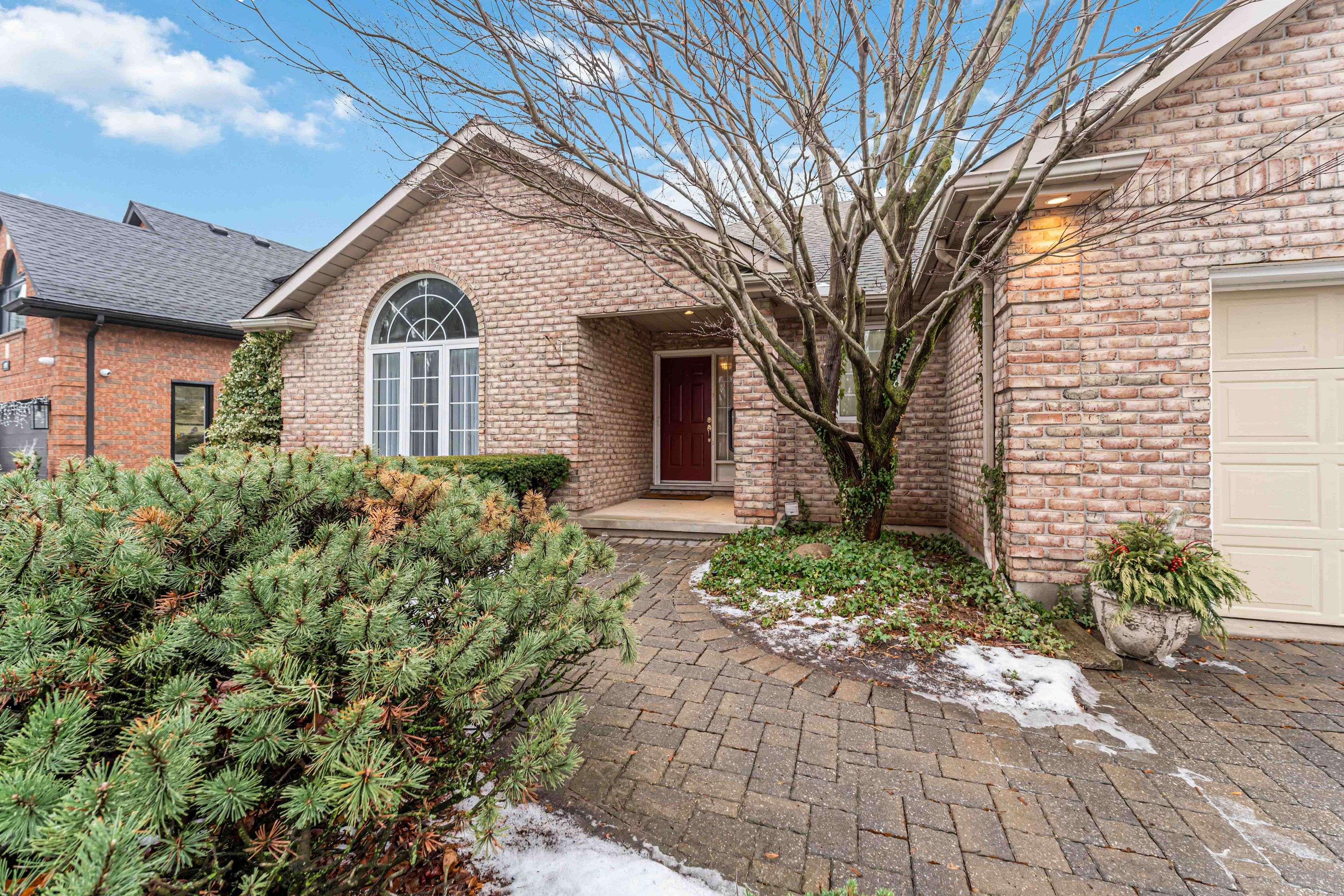 Niagara Falls, ON L2J 4H9,5985 Mountaingate DR