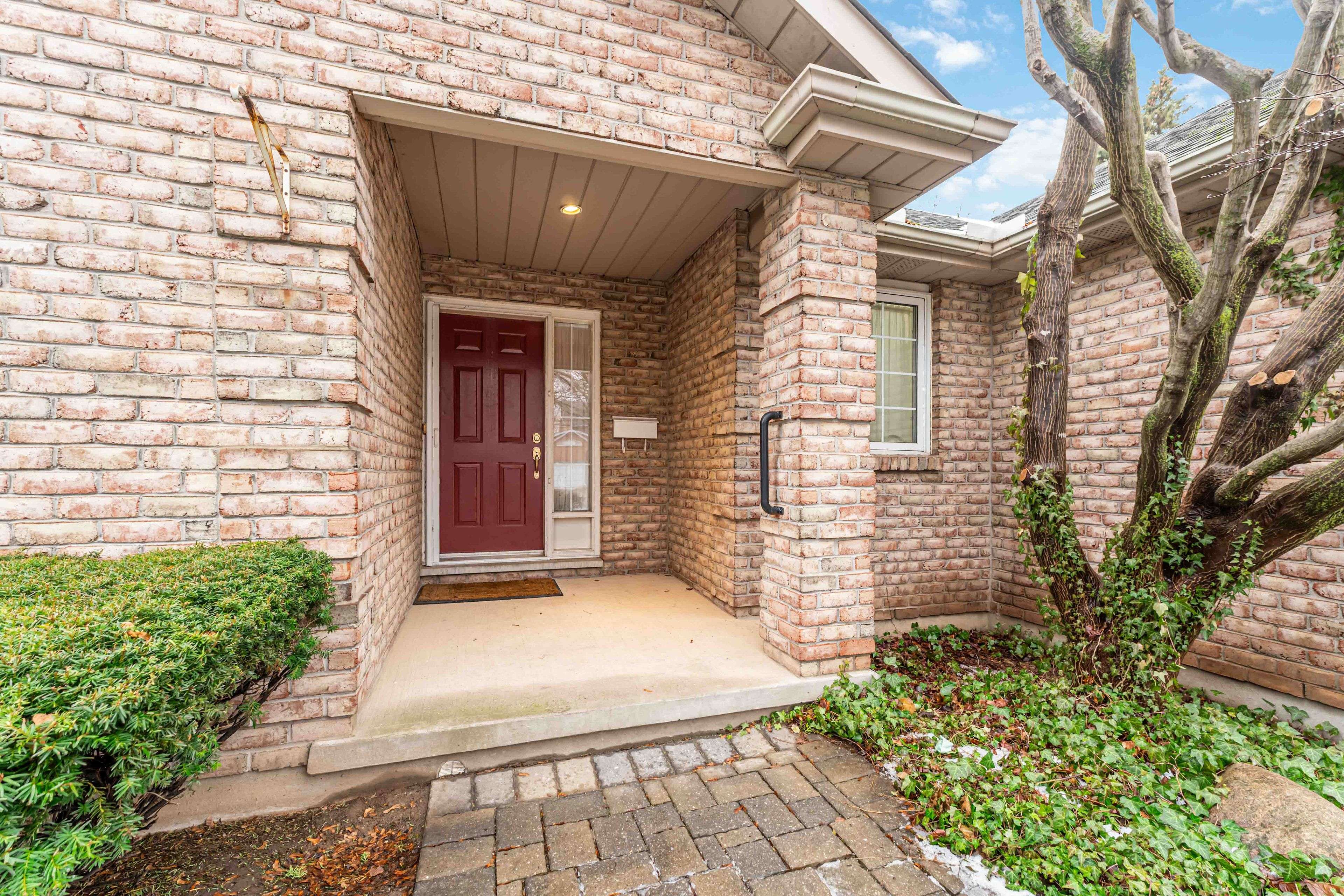 Niagara Falls, ON L2J 4H9,5985 Mountaingate DR