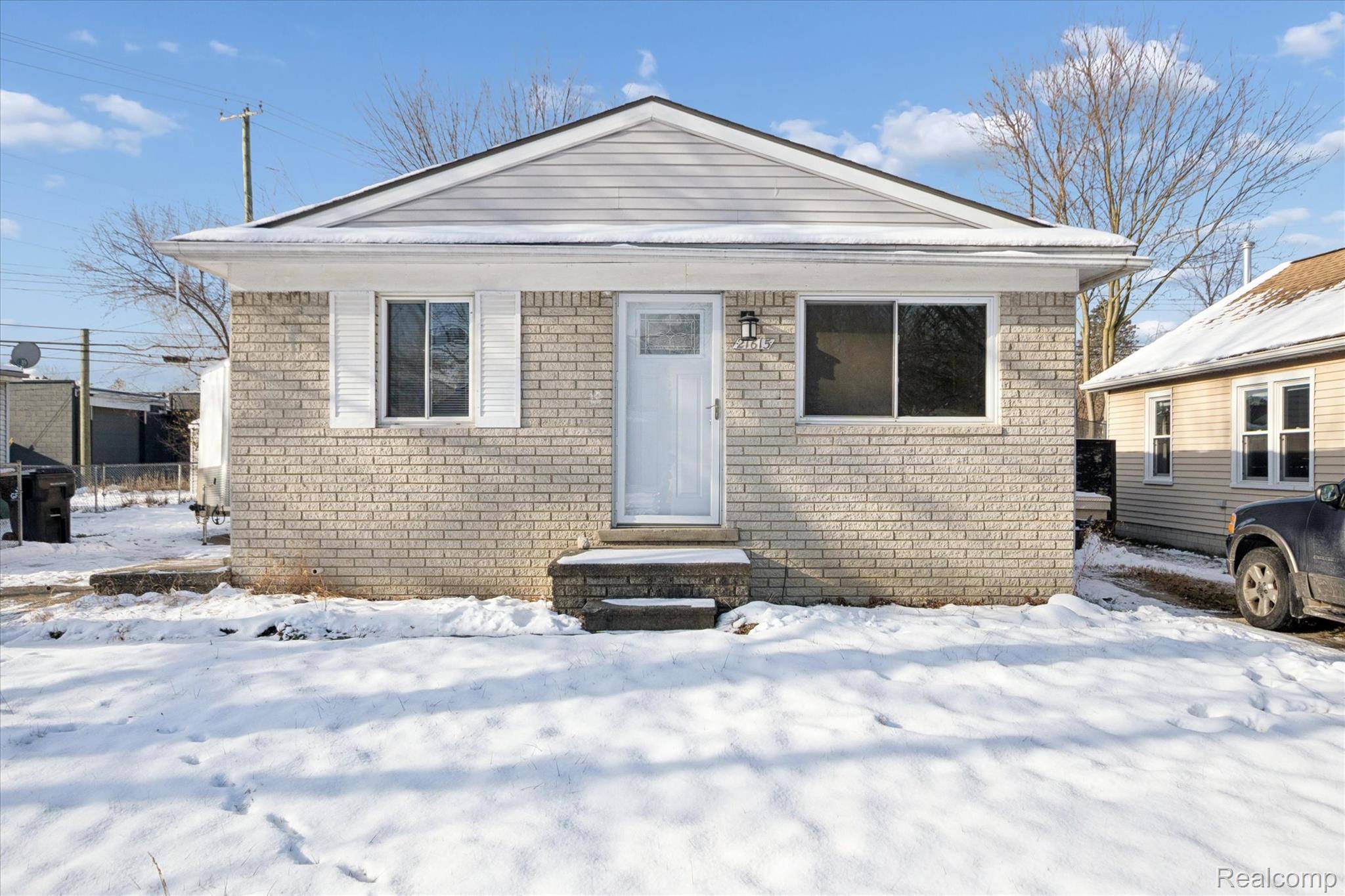 Farmington Hills, MI 48336,21615 Colgate ST