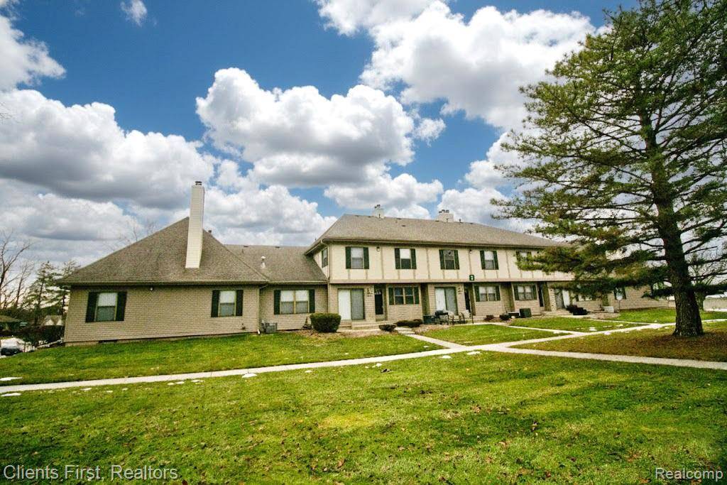 Southfield, MI 48033,24969 Auburn LN ##4