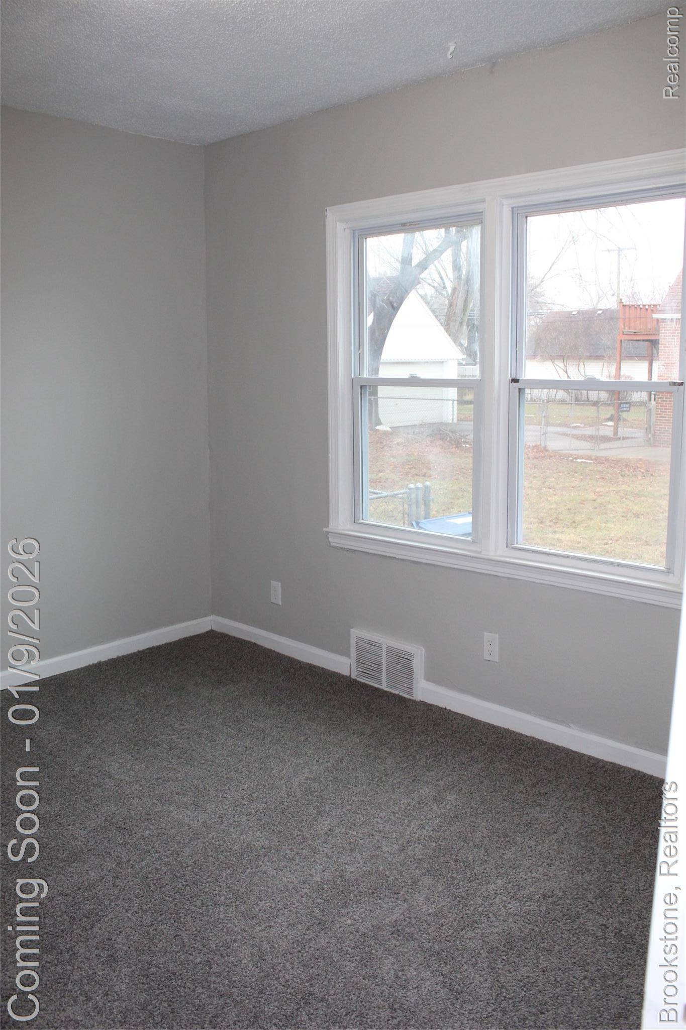 Redford, MI 48240,19369 Wakenden