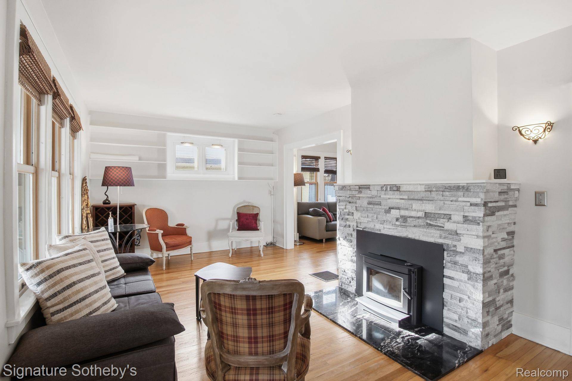 Royal Oak, MI 48067,923 N Center ST