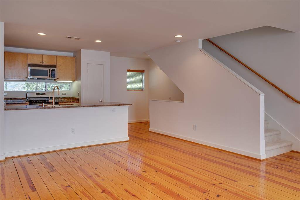 Dallas, TX 75204,3840 San Jacinto Street