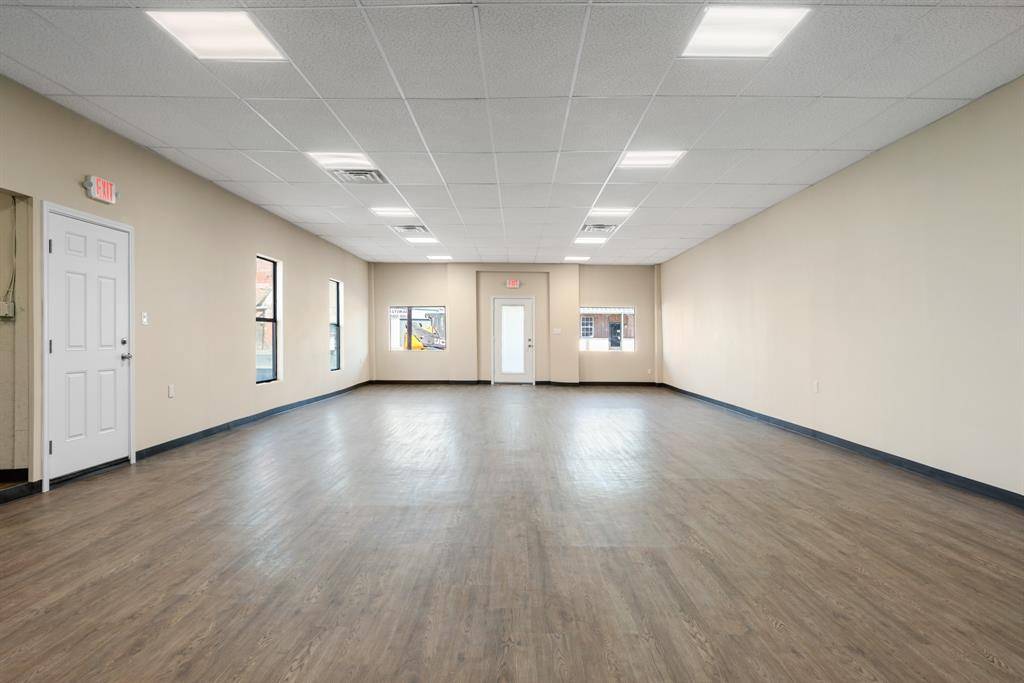 Itasca, TX 76055,109 W Main Street