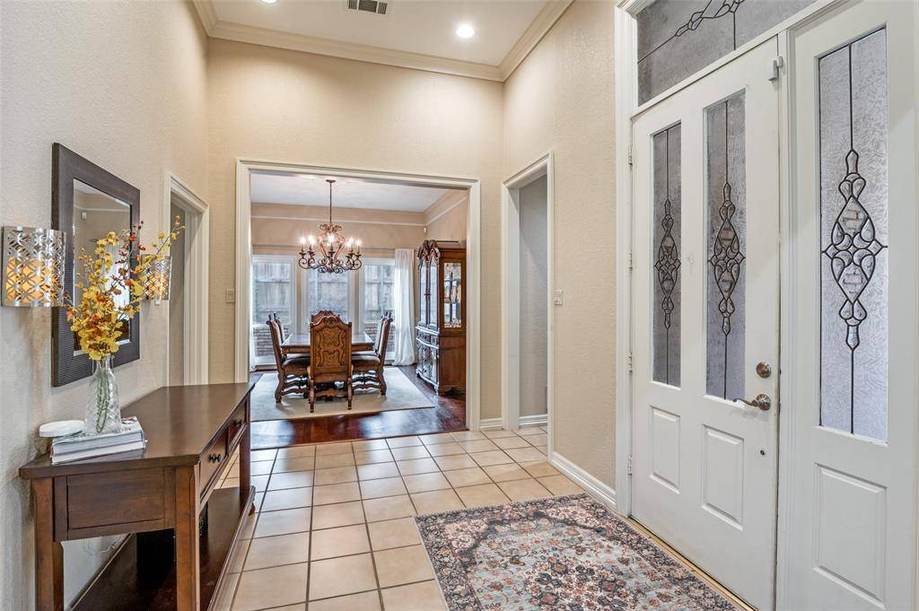 Dallas, TX 75252,17819 Lost View Road