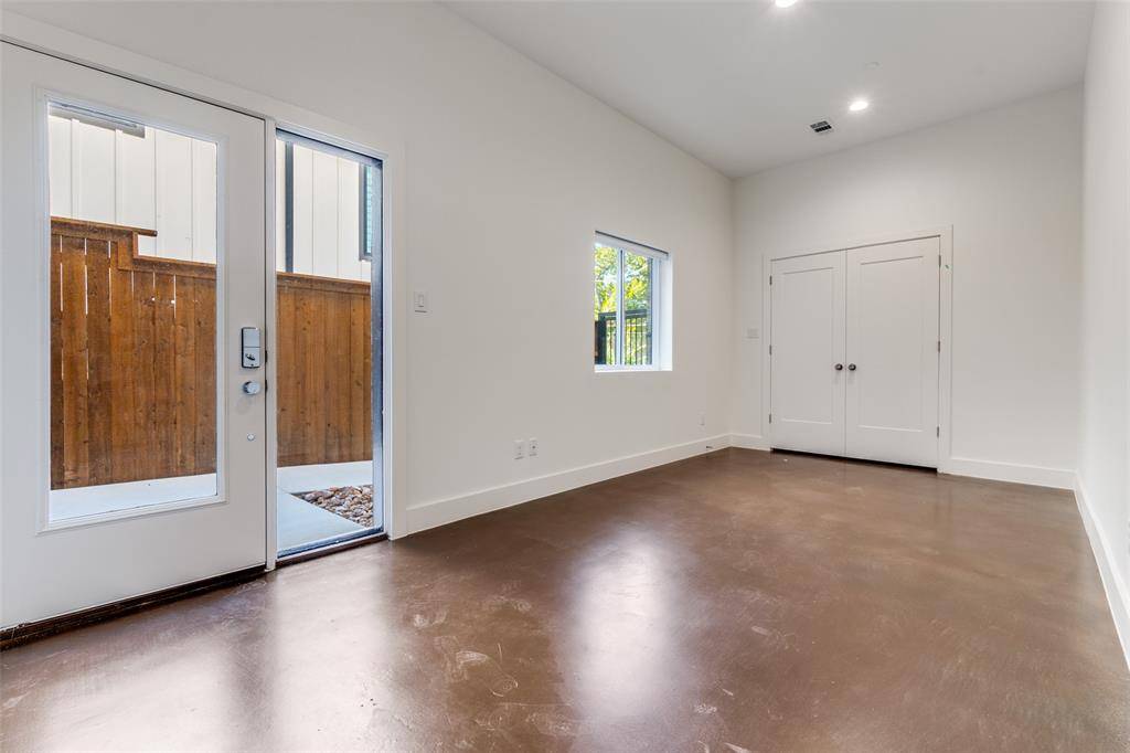 Dallas, TX 75219,2206 Arroyo Avenue #401