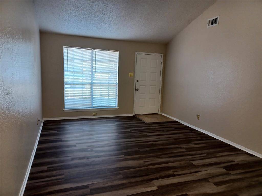 Arlington, TX 76012,502 Dipert Court