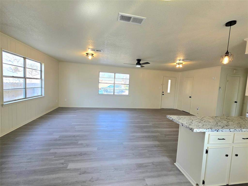 Groesbeck, TX 76642,406 E Brazos Street