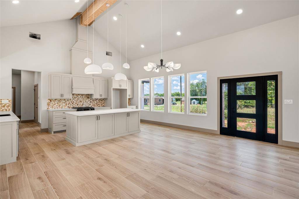 Joshua, TX 76058,7404 N Sundance Dr