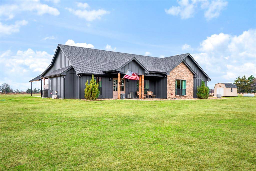 Sumner, TX 75486,177 CR 33700