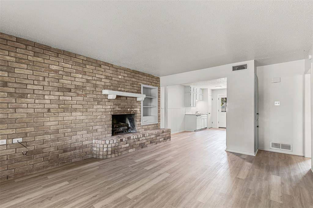 Granbury, TX 76049,2530 E US Highway 377 #20