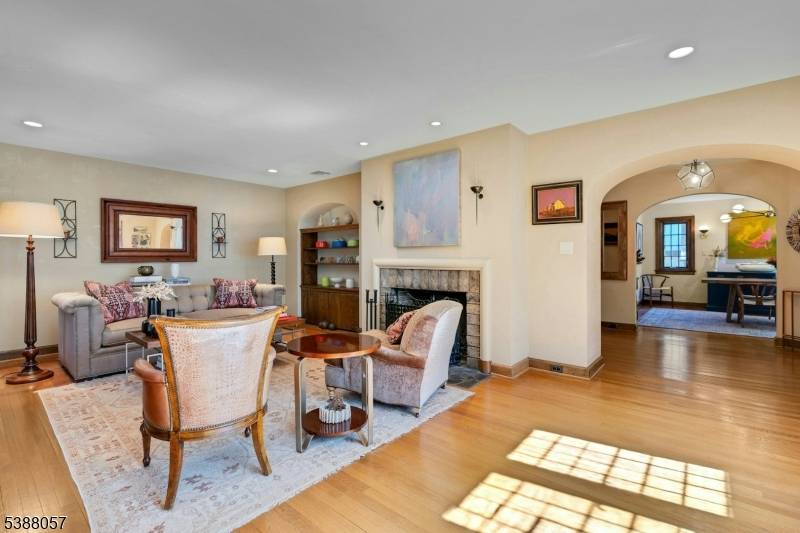 Millburn Twp., NJ 07078,19 Hawthorne Rd