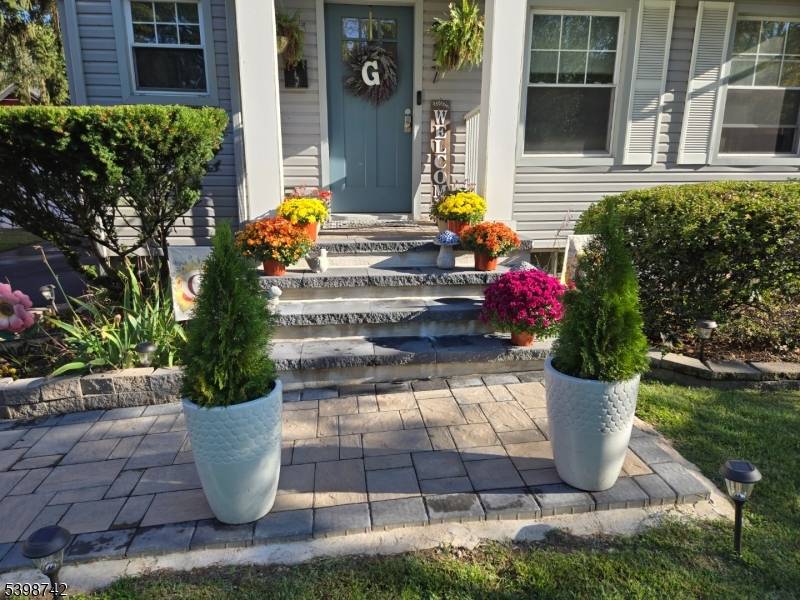 Plainfield City, NJ 07063,957 Myrtle Ave