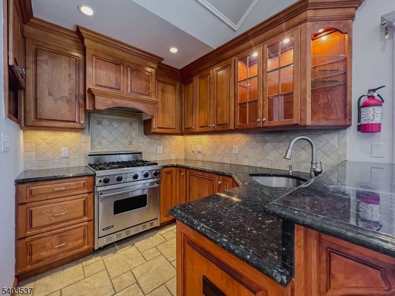 Clifton City, NJ 07011,91 Cutler St #2