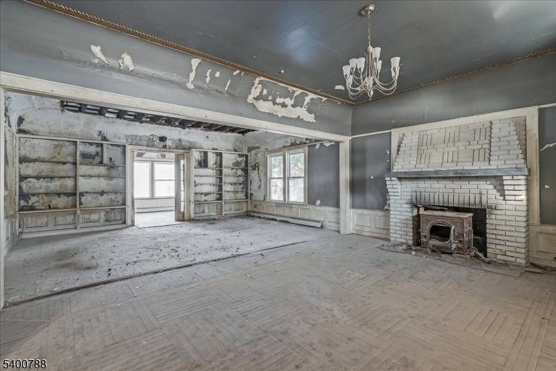 Newton Town, NJ 07860,40 Park Ave