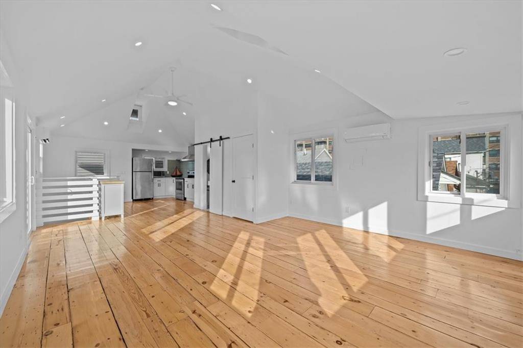 Rockaway Beach, NY 11694,318A Beach 101st ST