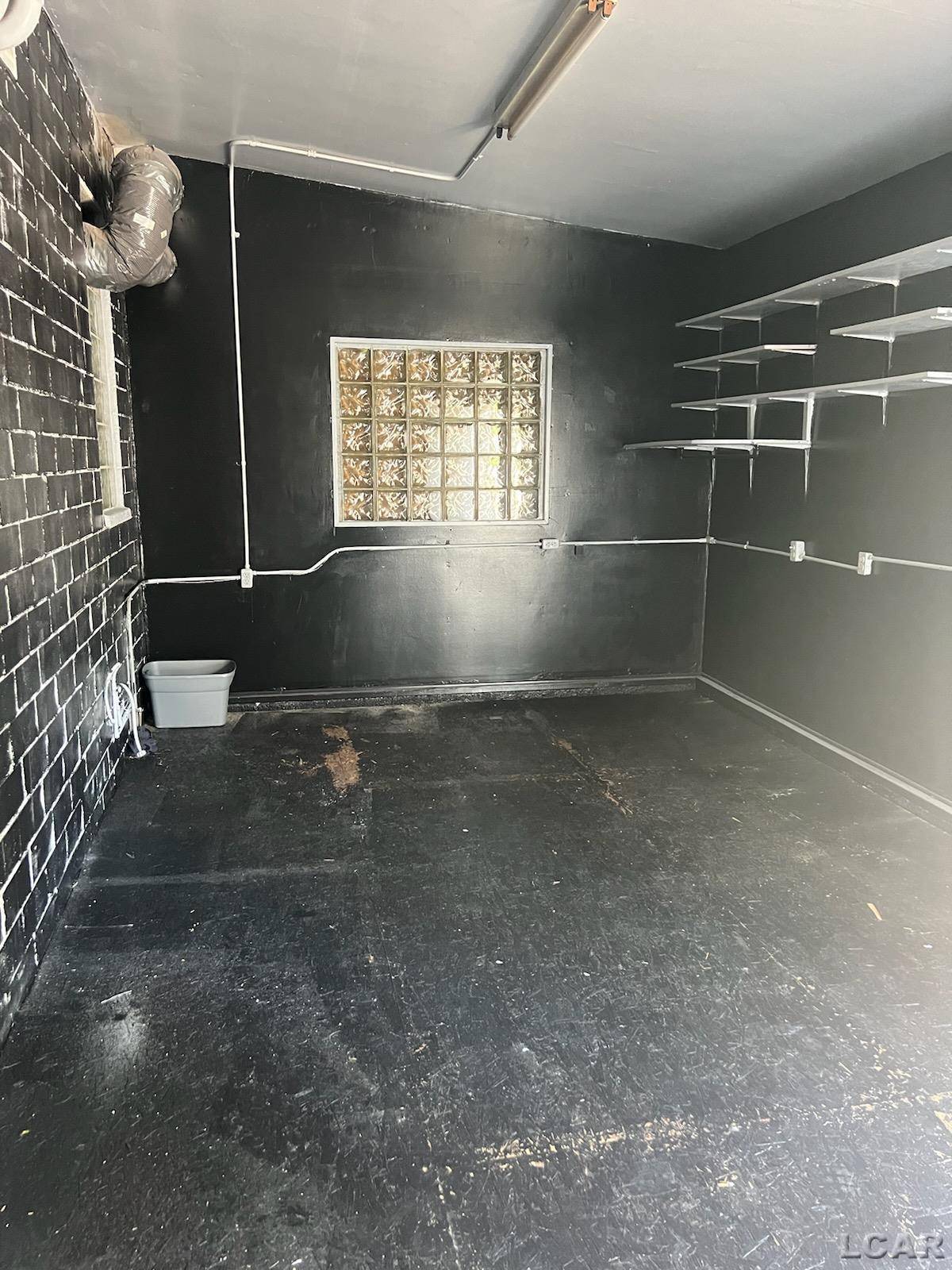 Adrian, MI 49221,810 W Maumee ST