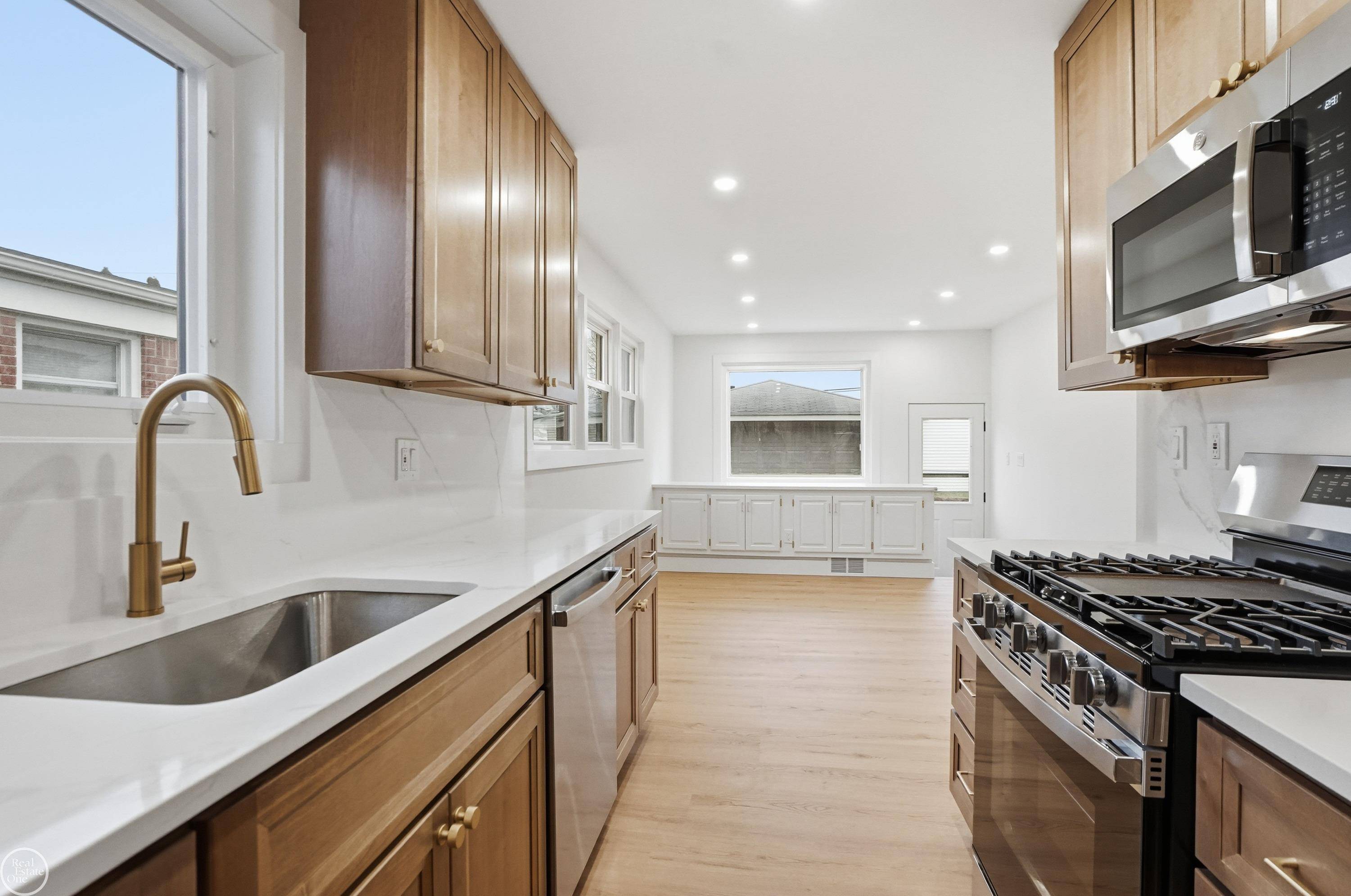 Fraser, MI 48026,18050 Winsome ST