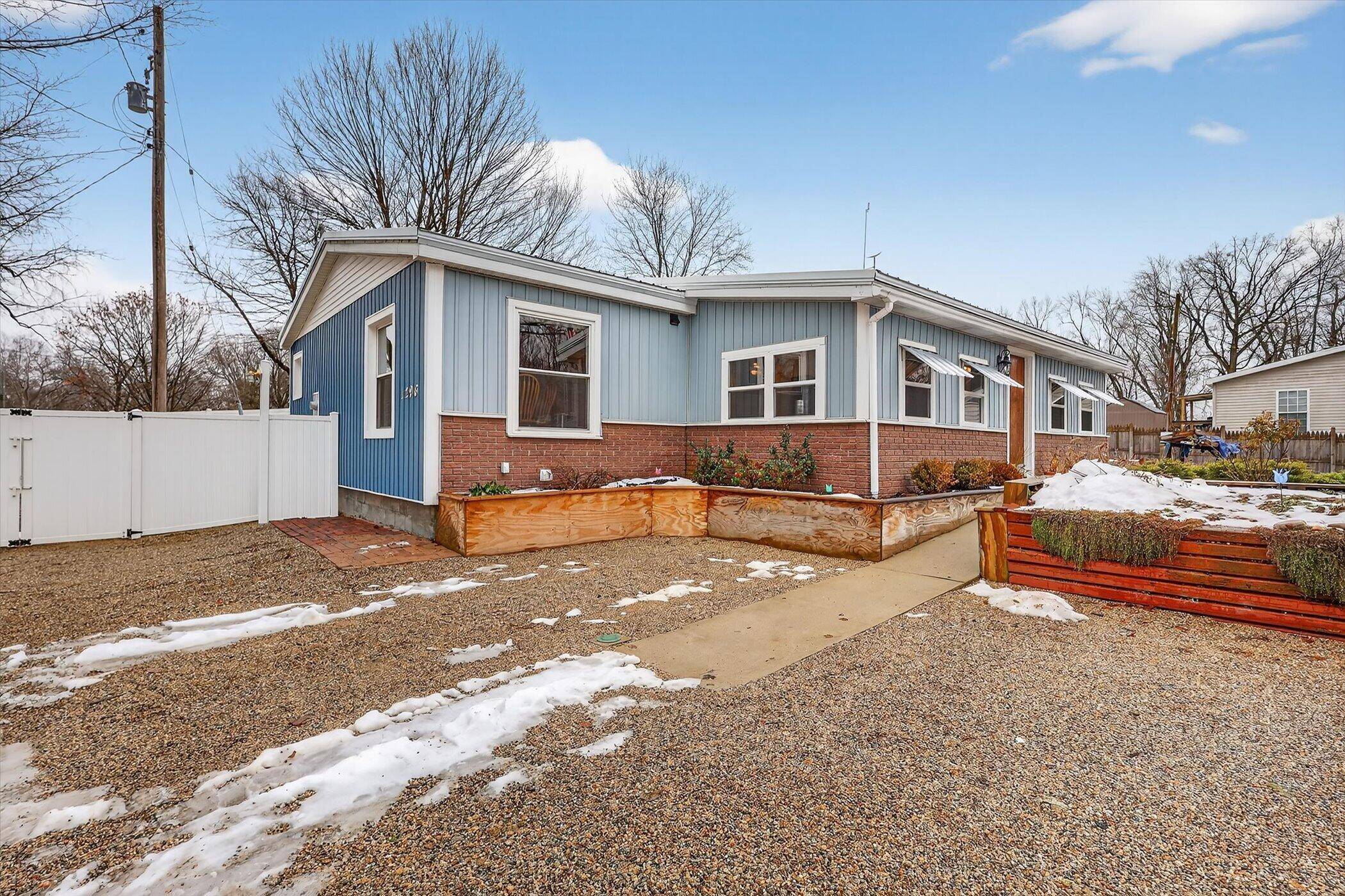 Hastings, MI 49058,1296 Charlton DR