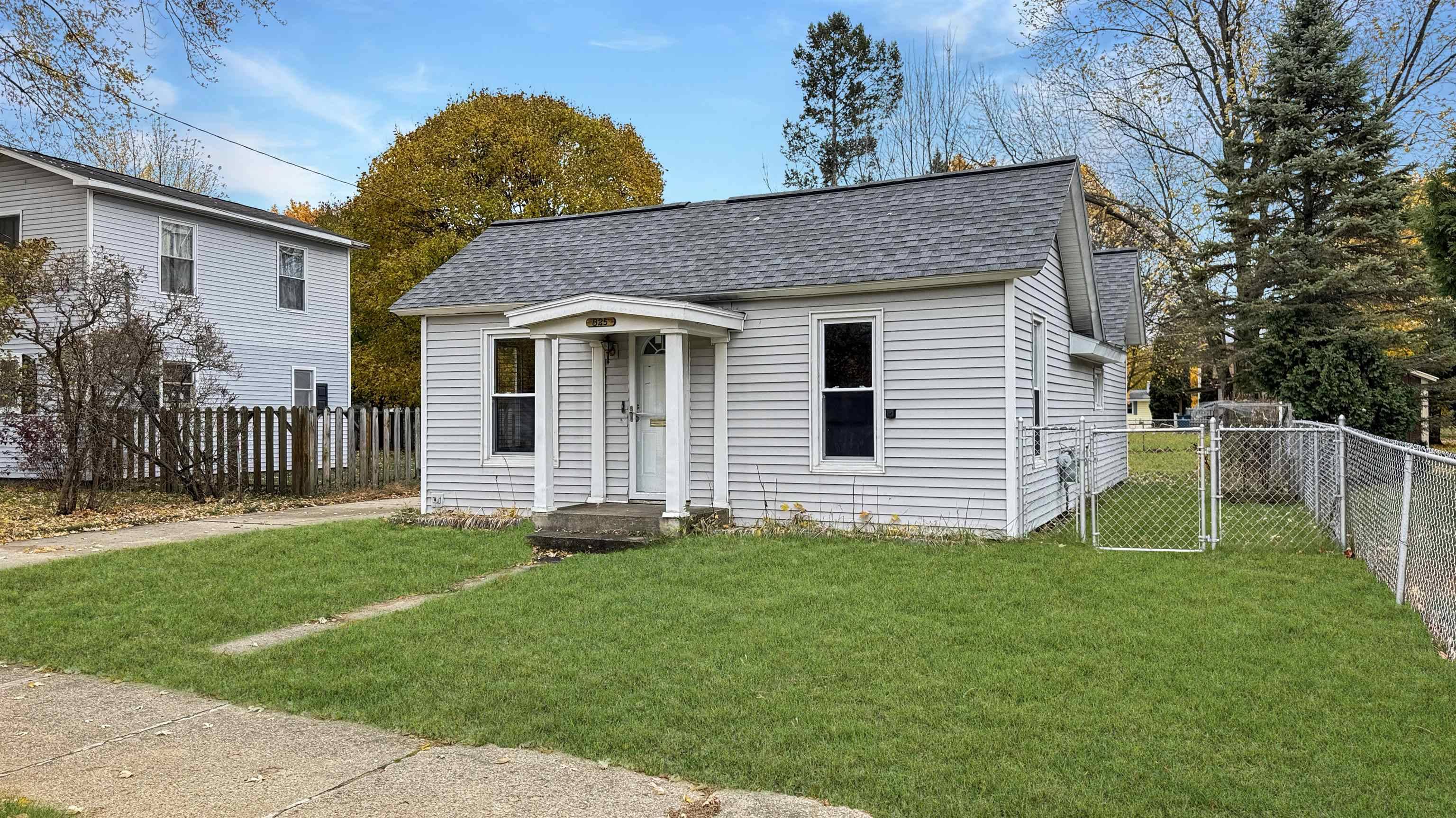 Cadillac, MI 49601,825 Walnut ST