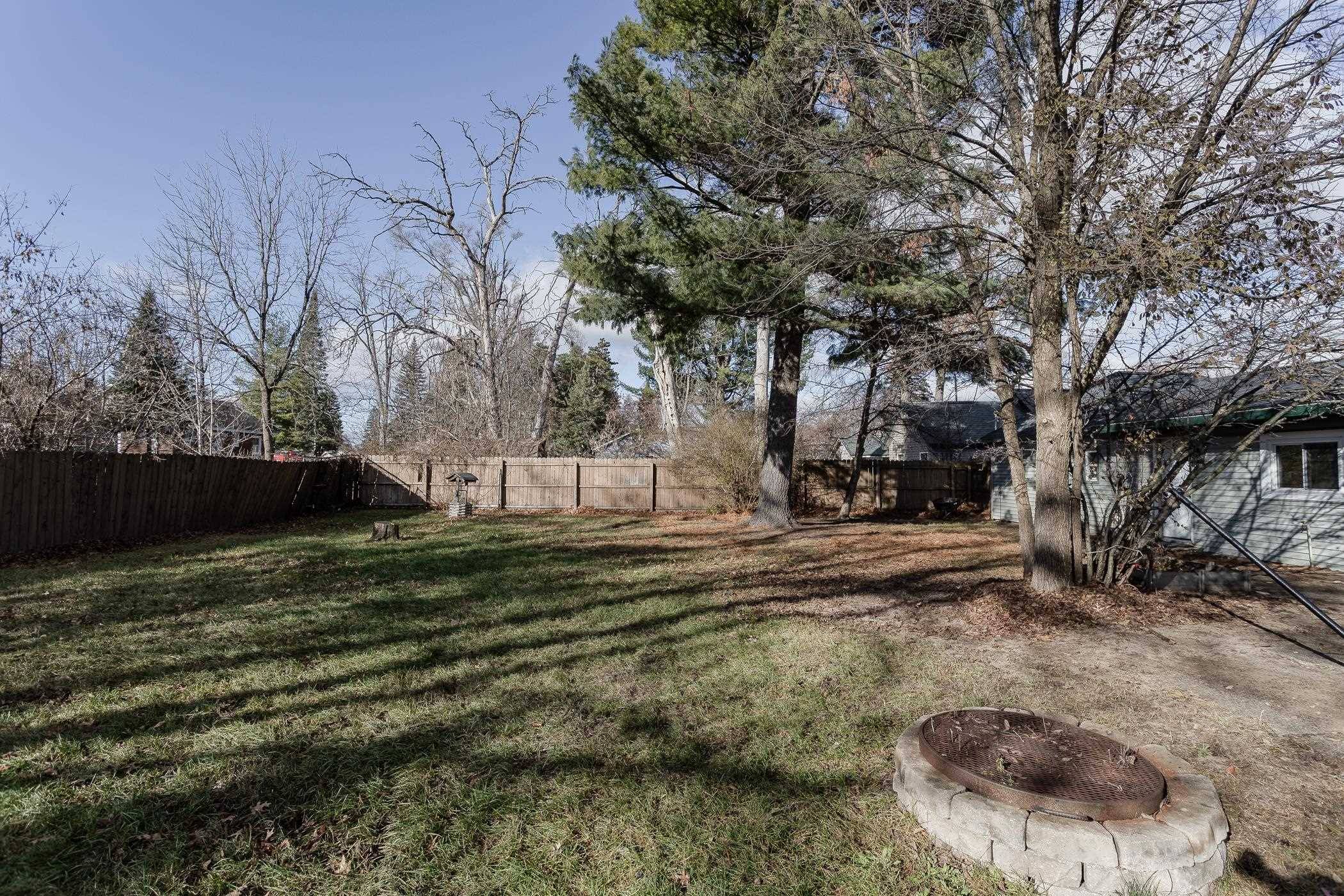 Grayling, MI 49738,403 Erie ST