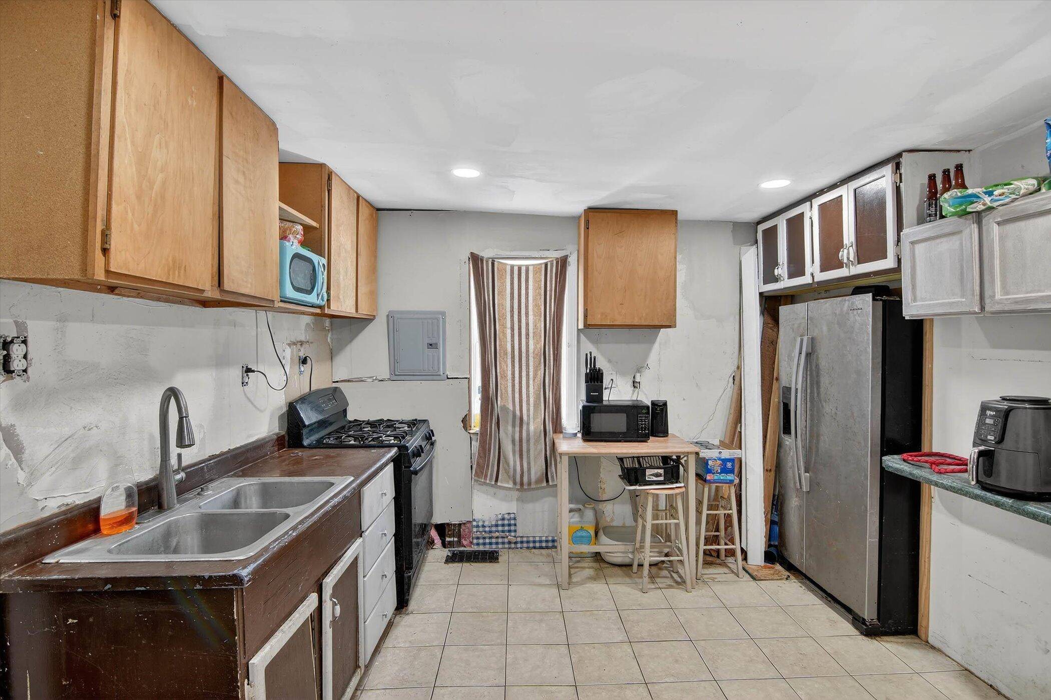 Hillsdale, MI 49242,64 Spring ST