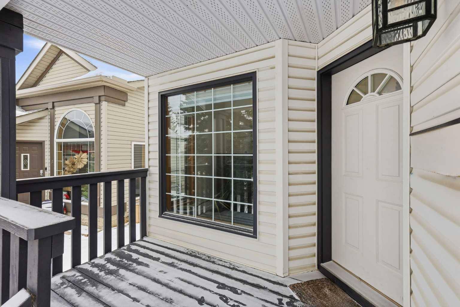 Calgary, AB T3G 4A4,12 Citadel Close NW