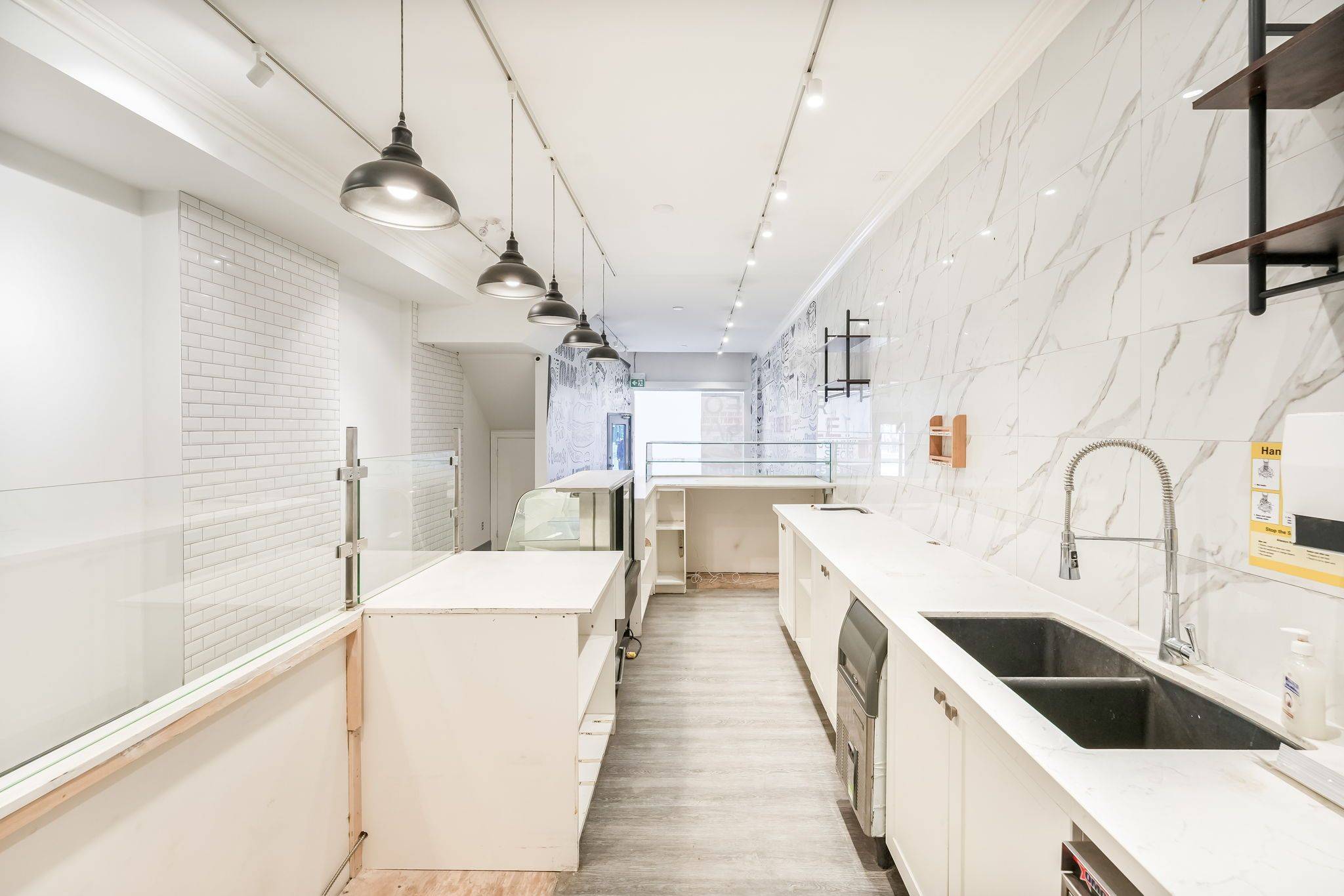 Toronto C01, ON M6J 1E5,654 Queen ST W #Main