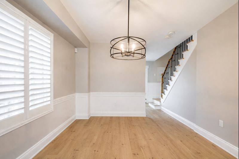 Clarington, ON L1C 0P1,39 Robb LN