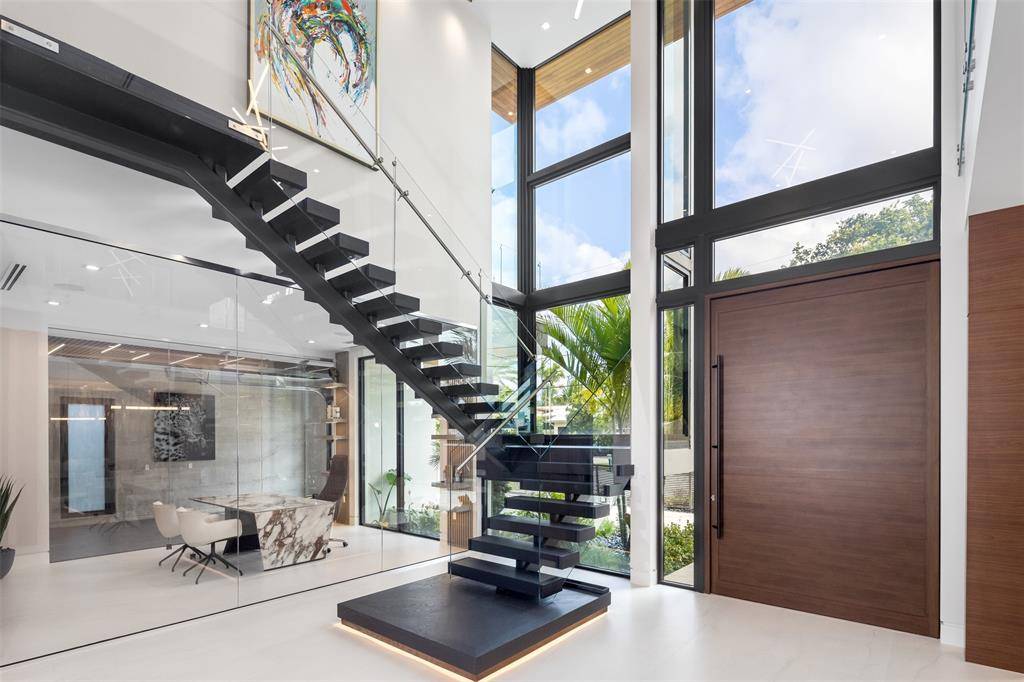 Fort Lauderdale, FL 33304,2733 NE 16th St