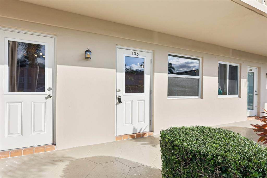 Lighthouse Point, FL 33064,2131 NE 42nd Ct #106E