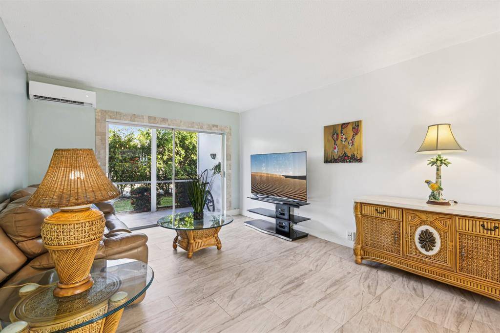 Lighthouse Point, FL 33064,2131 NE 42nd Ct #106E